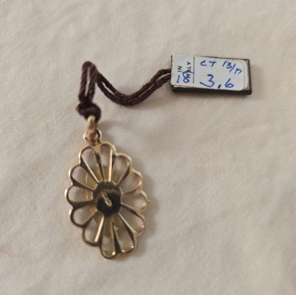 Virgin Mary/Madonna pendent, crafted in 18K yellow gold. - Picture 4 of 5